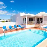 ヴィラ Adella ティアス